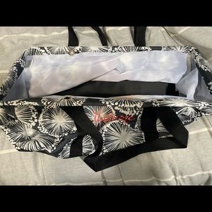 Thirty One Large Tote. Gently used